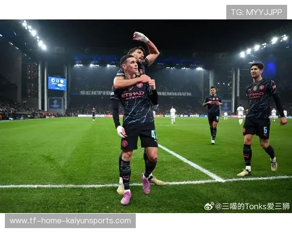 福登的进球后向球迷区庆祝,表现亲切与球迷互动,福登受伤了吗 福登的进球后向球迷区庆祝,表现亲切与球迷互动,福登受伤了吗